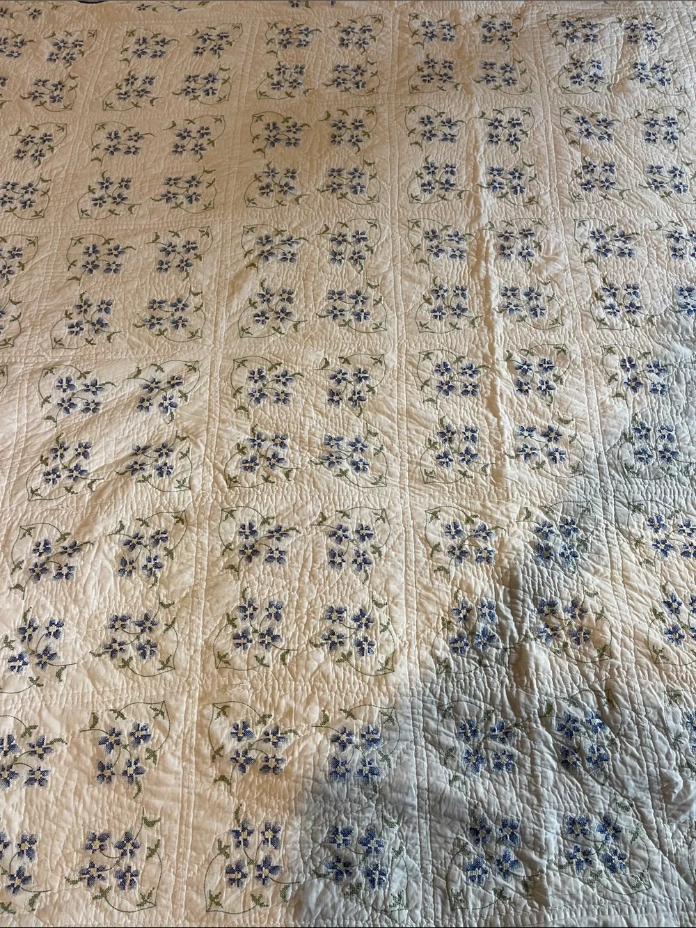 Quilted embroidered floral bedspread reversible king